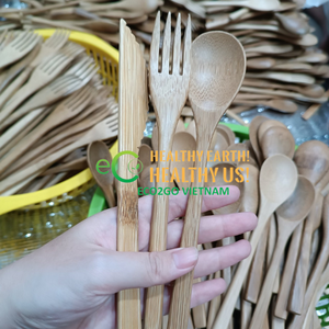 Hot Design 100% Ensemble de couverts de voyage en bambou réutilisables Cuillère Fourchette Couteau avec Design personnalisé et Logo gratuit au Vietnam - Product Image 4