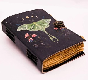 Vintage hecho a mano A5 libro de hechizos Shas diario espiral estilo Agenda organizador Cierre de bloqueo logotipo personalizado cubierta de papel caja de regalo embalaje - Product Image 4