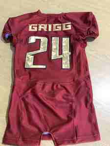 Conjunto de uniforme de fútbol americano juvenil de diseño personalizado 2022, camiseta de sarga de aparejos de sublimación transpirable de alta calidad integrada - Product Image 3