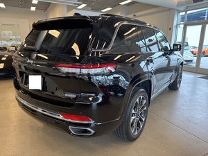 USADO LHD/RHD 2022 JEEP GRAND CHEROKEE OVERLAND 4WD - Product Image 3