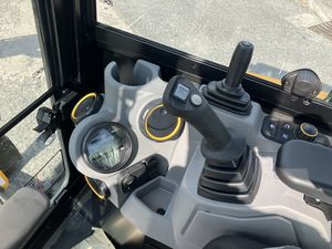 รถขุดขนาดเล็ก JCB 25Z-1 รุ่นใหม่ น้ำหนัก 2.5 ตัน แบบ Zero Tail Swing พร้อมเครื่องยนต์ Kubota ระบบไฮดรอลิก Bosch รุ่นปี 2025 - Product Image 6