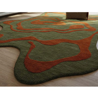 Tapis moderne personnalisé en laine tufté à la main au design abstrait forme libre en vert olive et orange brûlé lavable pour la maison ou le pique-nique
