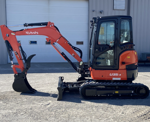 Equipo de Alto Rendimiento, Excavadora KUBOTA U35-4 con Cuchilla Angular a Buen Precio y Gran Stock Disponible - Product Image 3