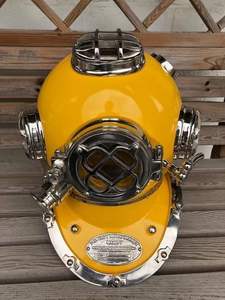 Casco de Buceo Vintage de Latón Amarillo ~ Casco Marítimo Boston US Navy Mark V para Buceo en Aguas Profundas de 18 Pulgadas - Artículos de Regalo - Product Image 4