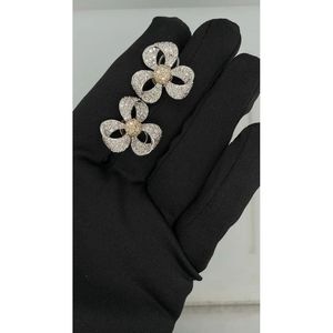 ต่างหูเพชรแท้ธรรมชาติ รับรองโดย IGI เครื่องประดับทองคำสุดหรูสำหรับผู้หญิง - Product Image 2