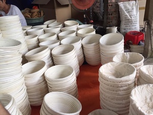 Bol en rotin tissé à la main durable avec des offres spéciales Bol en rotin naturel parfait pour le stockage, le service et les présentoirs de table écologiques - Product Image 4