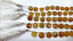 Cuentas de Briolette de 10mm en forma de corazón de Aguamarina amarilla natural vendidas por hebra de 8 pulgadas de largo - Product Image 3