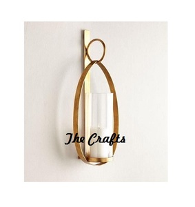 Portavelas de Pared de Metal Color Dorado con Chimenea de Vidrio, Portavelas de Calidad Superior para Bodas - Product Image 1