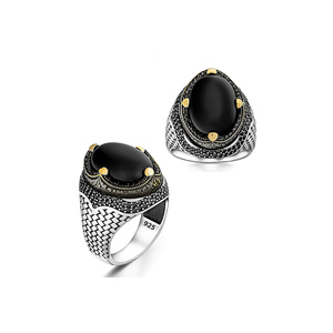 Anello in Argento con Agata Nera e Zirconi Intorno - Product Image 3