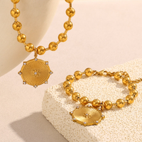 Dreamshow Ensemble de bijoux de déclaration en perles Collier à breloques en zircon gravé étoile du Nord Ensemble de bijoux en acier inoxydable plaqué or
