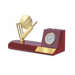 Hot Sale Elegant Golden Cricket Pen Stand A Perfect <b>Desk</b> <b>Accessory</b> <b>for</b> Cricket Lovers and Professionals at Factory Price - Product Image 3