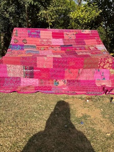Couverture Kantha bohème faite à la main, couverture en patchwork vintage imprimée, couvre-lit réversible, jeté de lit pour lit king size, style bohème - Product Image 2