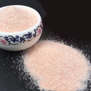 Sel rose de l'Himalaya 100% naturel, fin et grossier, raffiné, comestible, emballé en sachet, en bouteille - Product Image 2