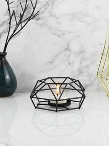 Bougeoir en métal décoratif moderne pour décoration de maison élégante et centre de table de mariage au design élégant - Product Image 2