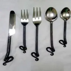 Ensemble de couverts de qualité supérieure en acier inoxydable avec finition polie en or moderne Couverts élégants parfaits Vaisselle Événements de mariage - Product Image 3