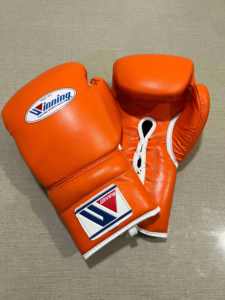 Nouveaux gants de boxe MMA gagnants avec fermeture à lacets en cuir véritable, évacuation de l'humidité, gants d'entraînement et de compétition de haute qualité - Product Image 4