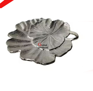 Beau plateau de service de nourriture de décor de table en aluminium en métal de forme de feuille pour le restaurant et le bar d'hôtel - Product Image 1
