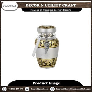 Urne funéraire de style européen en argent avec accents dorés et breloque aile d'ange pour cendres d'adultes - Product Image 2