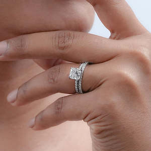 Anillos de oro puro de 18K y 14k de lujo de gama alta con corte radiante de laboratorio, anillos nupciales con acento solitario hechos a medida, anillos de eternidad de diamantes de laboratorio OEM - Product Image 5