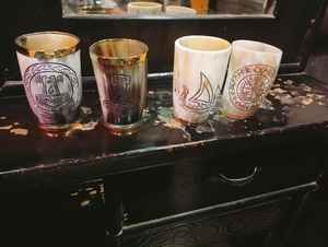 Design antique corne naturelle agate verre court fabriqué à la main sculpté ours corne à boire tasse qualité d'exportation pour bar inde - Product Image 4