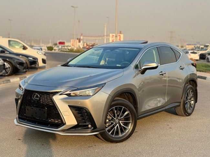 2023 Usado para Camioneta, Transmisión Automática, Motor de Gasolina 4L, Interior de Cuero Oscuro, Llantas de Aluminio R20, Euro VI - Product Image 3