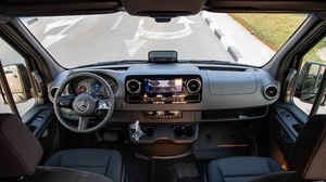 NUOVISSIMO Mercedes-Benz Sprinter 519 Extra Long Diesel 4x2 Euro6 143 CV 2.0L 4 cilindri con guida a sinistra e cambio automatico (modello 2026) - Product Image 2