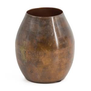 Floreros de hierro de metal resistentes y elegantes con detalles vintage en relieve para decoración de granja, boda y hogar - Product Image 1