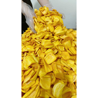 Heerlijke gedroogde jackfruit met knapperige textuur en zoet aroma. Geschikt voor frituren. Vacuüm verpakking op maat voor export. Blue Lotus.