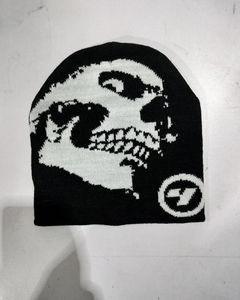 Gorro cálido de invierno con logotipo personalizado al por mayor, gorro de punto a la moda de fibra acrílica con logotipo fabricado en Pakistán para ropa de playa - Product Image 5