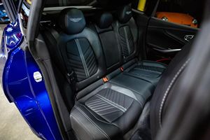 Asstoon Martin DBX 707 2023, Gasolina, Bajo Kilometraje - Product Image 5