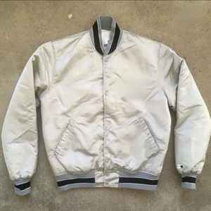 Chaqueta Universitaria Vintage Personalizable, 100% Lana, Reversible, Talla XS, Bordada, Botones de Mezclilla 3D, Servicio OEM Disponible - Product Image 5