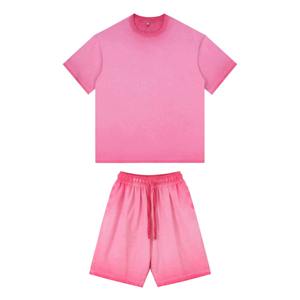 Ensemble t-shirts et shorts délavés à l'acide sur mesure pour hommes, vêtements de mode à la mode avec ensembles de shorts de couleur assortie pour un look élégant - Product Image 4