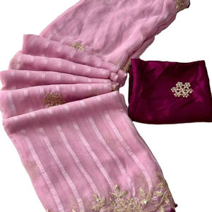 Sari de fête moderne de style contemporain, en mousseline de soie géorgette, avec bordure fantaisie de la même couleur, fausse fourrure, broderie multi-sequences, couleur vive - Product Image 1