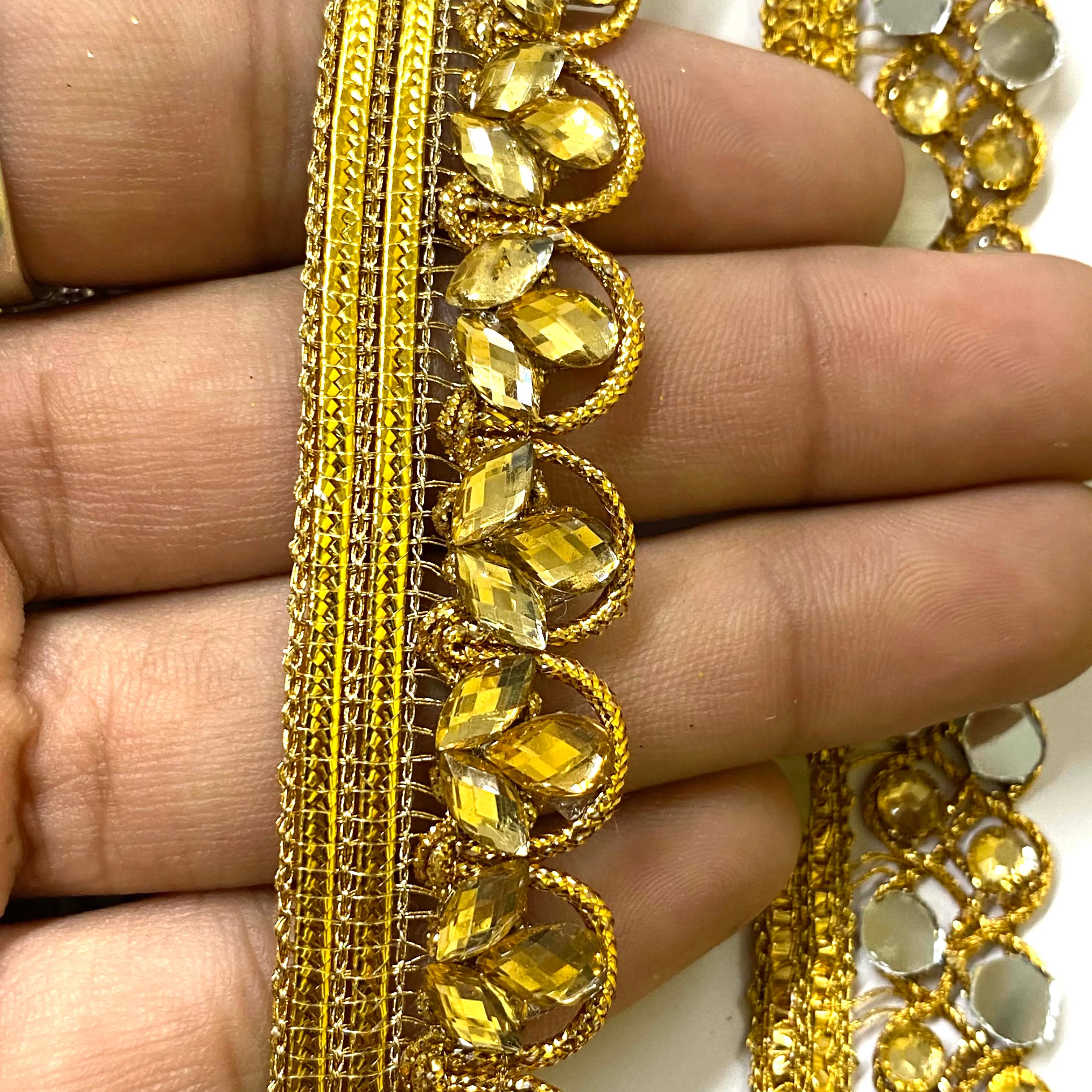 Perles de feuille d'or Rhinestone 1 "dentelle garniture broderie Gimp pour les chaussures et les décorations des femmes offres en gros