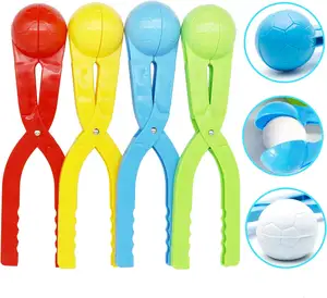 Paquete de 4 Snowball Maker Snow Ball Toys Juegos con mango para niños Outdoor Indoor Winter Snowball Fight Maker Tool Clip