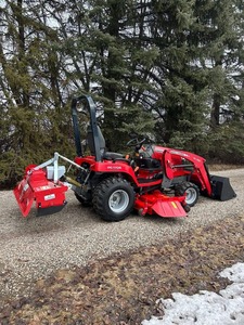 รถแทรกเตอร์ล้อยาง Massey Ferguson รุ่น DL100 พร้อมที่ตักด้านหน้าและอุปกรณ์ตัดหญ้า สีแดง ขับเคลื่อน 4 ล้อ เครื่องจักรกลการเกษตร 25 แรงม้า - Product Image 6