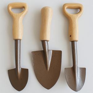 คราดเหล็กมือที่หรูหราพร้อมพื้นผิวขัดเงาช่างฝีมือทำด้วยมือออกแบบมาสำหรับตกแต่งพื้นที่กลางแจ้งและใช้งานได้ - Product Image 2