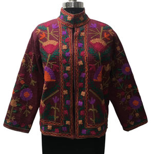 À la main Boho Chic Multicolore Suzani Brodé Coton Respirant Boho Style Artisan Fabriqué Floral Design Veste Traditionnelle - Product Image 1