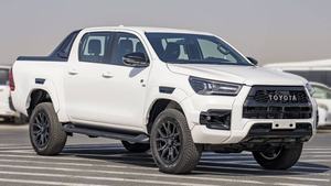Neuf / Occasion BLANC 2023 TOYOTA HILUX GR SPORT 360 Caméra arrière Capacité de charge 31-40T Émissions Diesel / Essence Automatique - Product Image 3