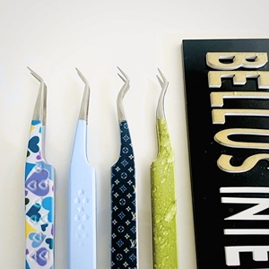 Pince à épiler à extension multicolore à 45 et 90 degrés Outils à cils à pointe en fibre d'acier inoxydable avec logo personnalisé Poignée durable et précise - Product Image 2