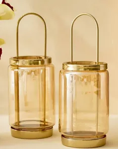 Vente en gros de bougeoirs dorés en métal fabriqués à la main au design antique Bougeoir de Noël décoratif aux meilleurs prix pour la maison - Product Image 1