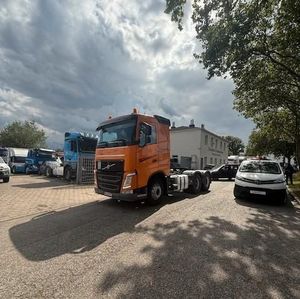 Volvo FH13/500 Euro 6 6x4 con sistema idraulico di ribaltamento, cambio automatico, motore a combustione interna, potenza 375 kW (510 CV) - Product Image 3