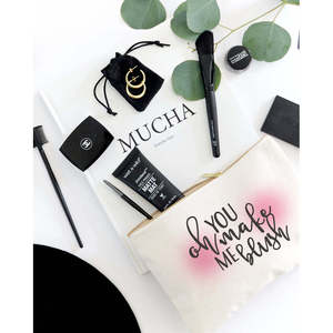 Adorable trousse de toilette en toile de coton avec motif lettres, portable, « Oh You Make Me Blush» - Product Image 4