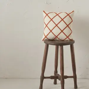 Funda de Almohada Decorativa Cuadrada de Algodón con Bordado de Cruz Bohemia y Cierre Oculto para Decoración del Hogar y Sofá - Product Image 1