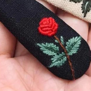 กิ๊บติดผมปักลายสำหรับเด็กผู้หญิงกิ๊บติดผมวินเทจเครื่องประดับผมแบบปักลายดอกไม้หรูหราของขวัญผลิตในเวียดนาม - Product Image 4