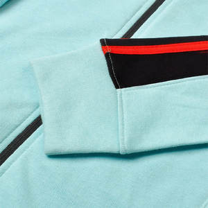 Conjunto de chándal con capucha de dos piezas para mujer con logotipo personalizado y parte superior corta pantalones de chándal de alta calidad invierno 2025 moda ecológica - Product Image 3