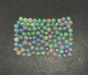 AAA Qualité IGI Certifié 29pcs 5mm Cabochon Opale Éthiopienne en Blanc Naturel/Argent/Rose 10CT Pierres Précieuses en Vrac pour Bijoux - Product Image 1