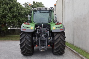 Tracteur agricole multifonctionnel d'occasion Fendt 716 à vendre - Product Image 2