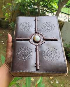 Revues en cuir de pierres précieuses en relief étoile sur mesure avec des papiers bordés à l'aspect ancien pour la revente agate - Product Image 4