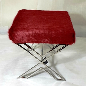 Tabouret Duo en fourrure de style croisé avec tissu en fourrure confortable pour les sièges utilisés dans les bureaux à domicile et les restaurants disponibles en différentes couleurs - Product Image 2